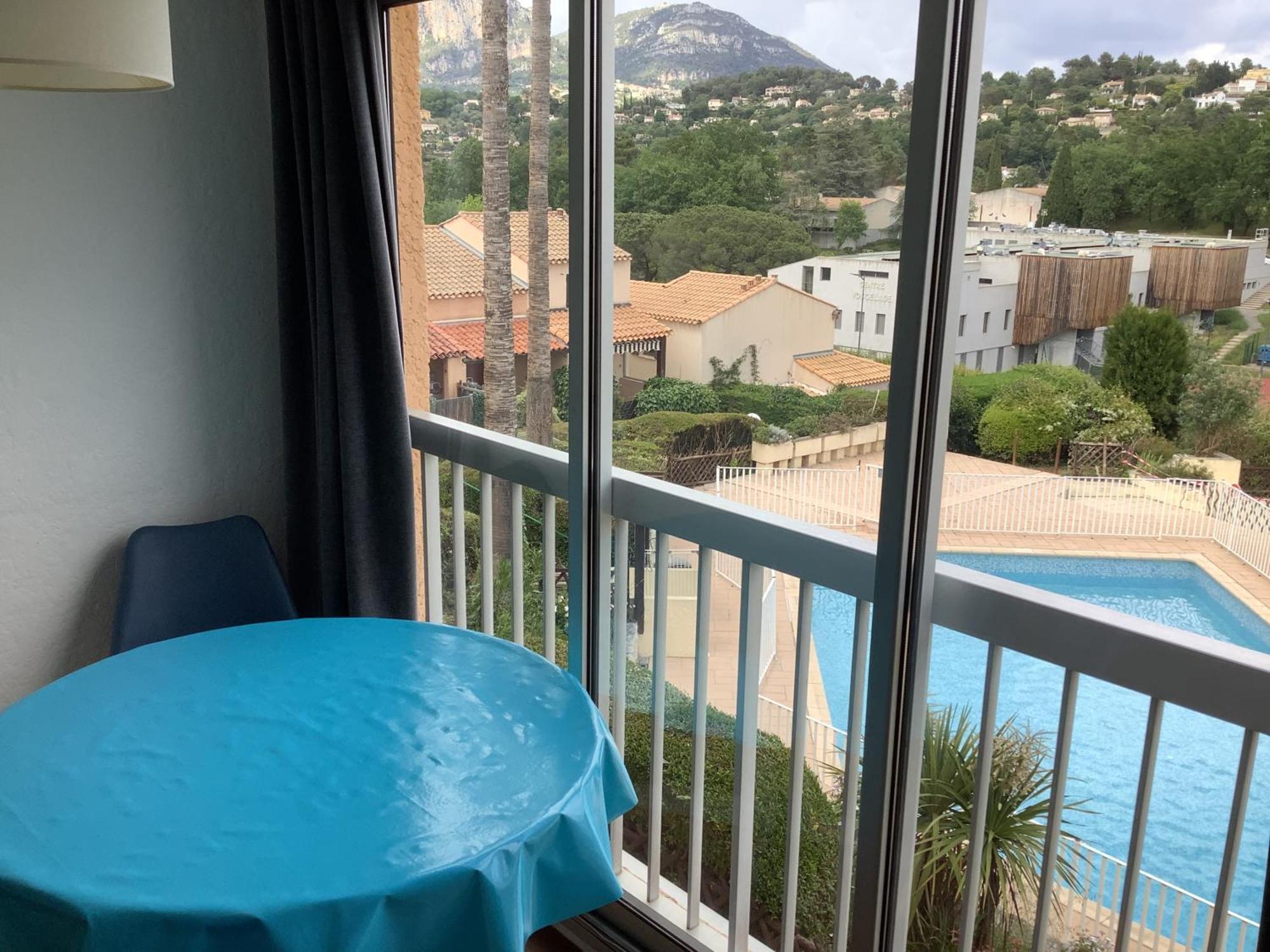 Au calme dans hameau fleuri joli Studio 3 pers piscine parking wi-fi Vence Bagian luar foto